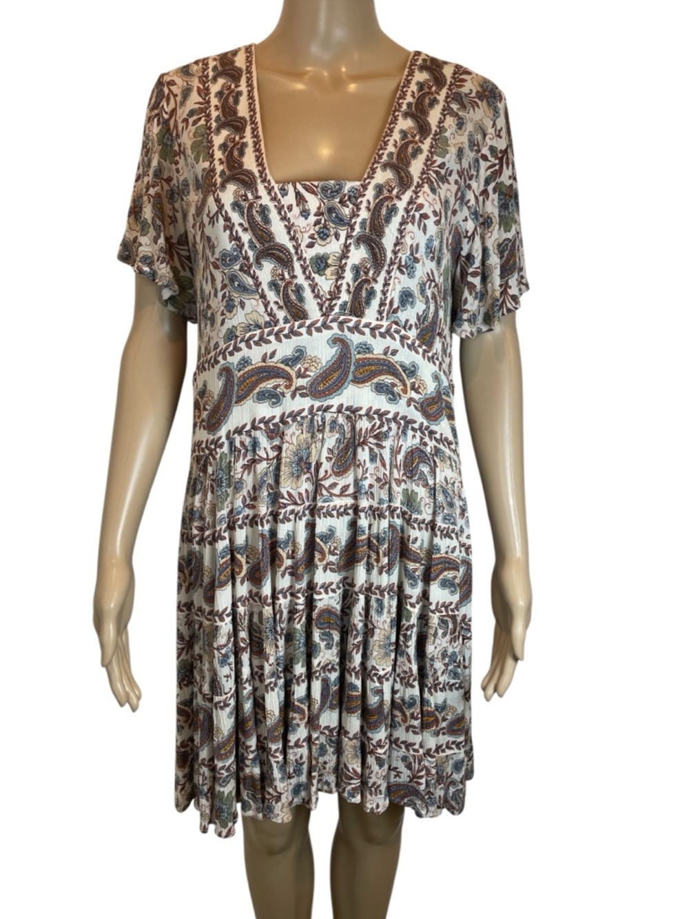 Bila Boho Paisley Short Sleeve V-Neck Dress size M